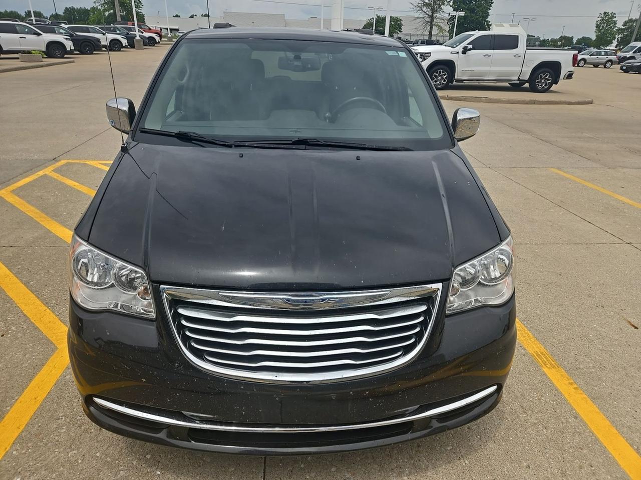 2015 Chrysler Town &amp; Country Touring-L