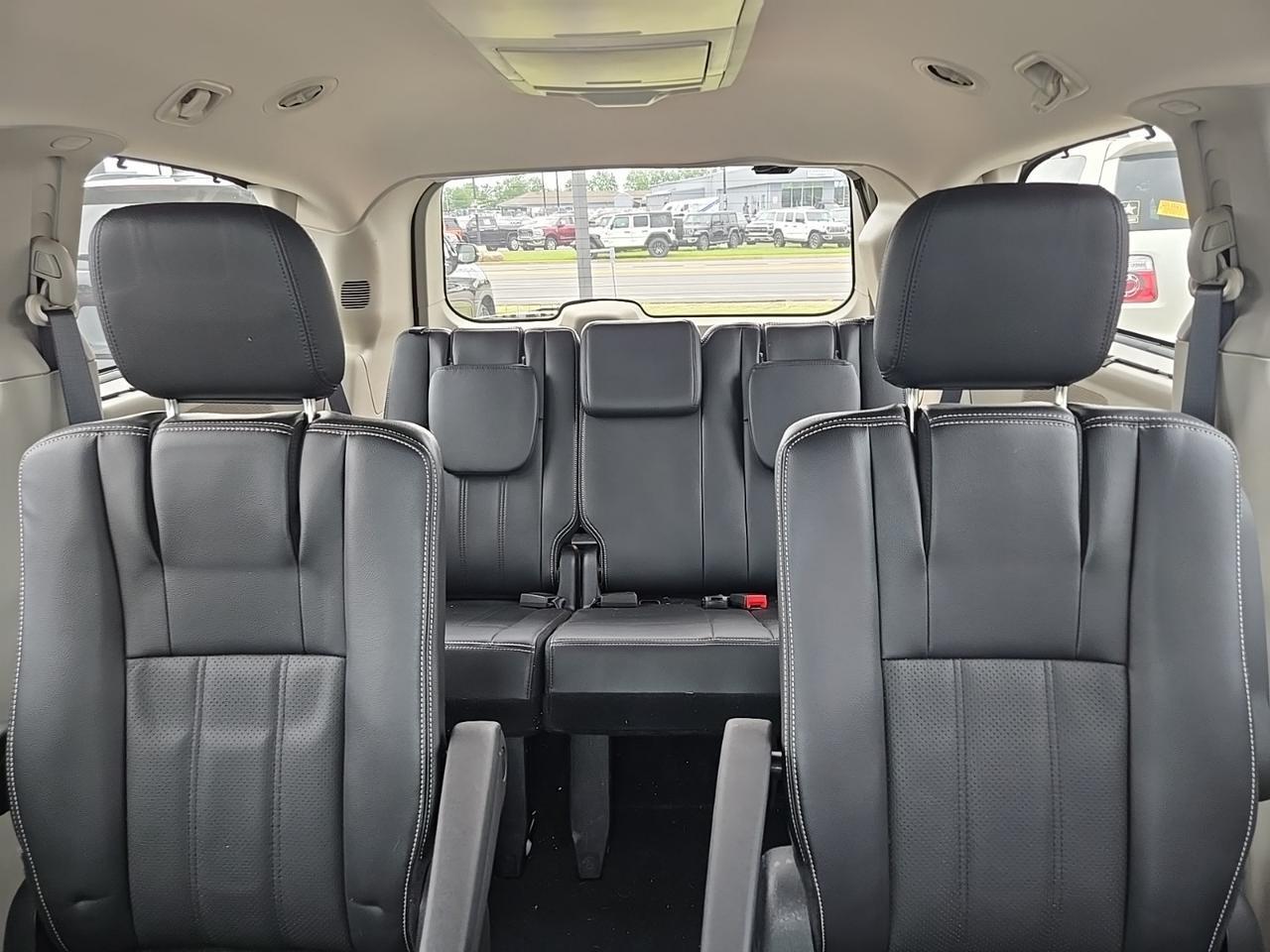 2015 Chrysler Town &amp; Country Touring-L Fredericksburg VA