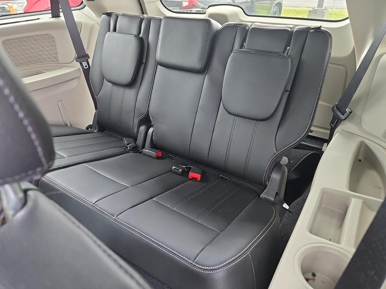 2015 Chrysler Town &amp; Country Touring-L Fredericksburg VA