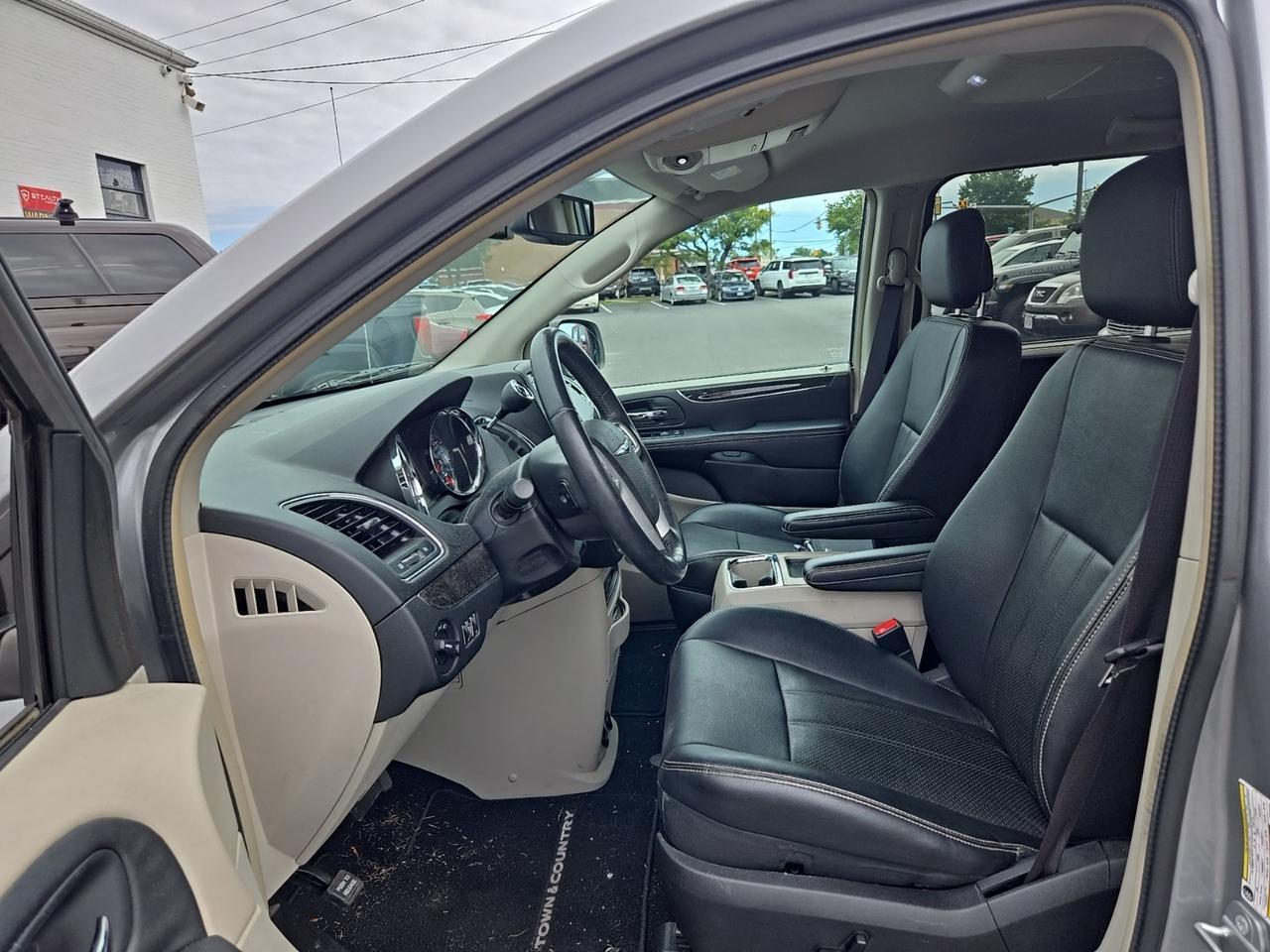 2015 Chrysler Town &amp; Country Touring-L Fredericksburg VA