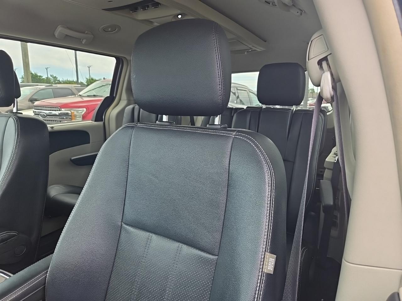2015 Chrysler Town &amp; Country Touring-L Fredericksburg VA