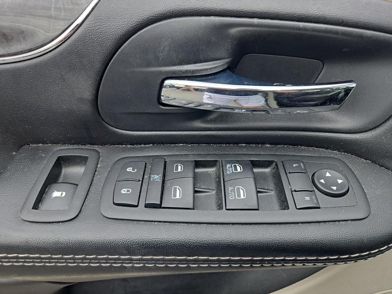 2015 Chrysler Town &amp; Country Touring-L Fredericksburg VA