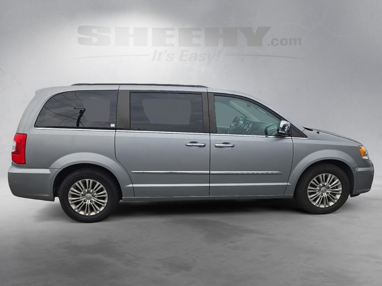 2015 Chrysler Town &amp; Country Touring-L Fredericksburg VA