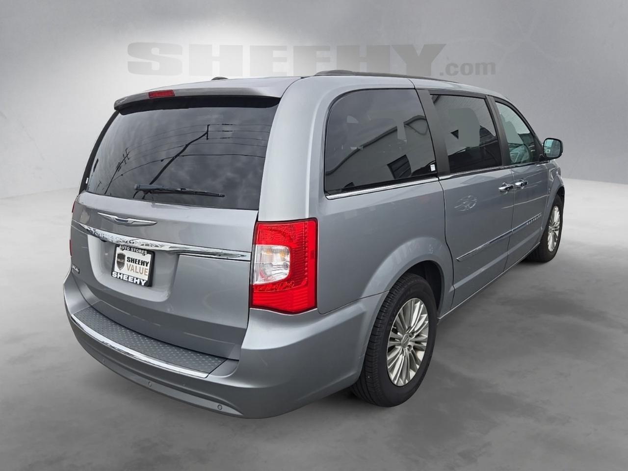 2015 Chrysler Town &amp; Country Touring-L Fredericksburg VA
