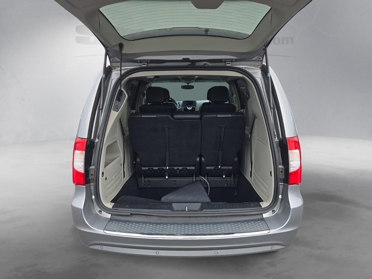 2015 Chrysler Town &amp; Country Touring-L Fredericksburg VA
