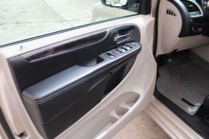2015 Chrysler Town & Country Touring Plano TX