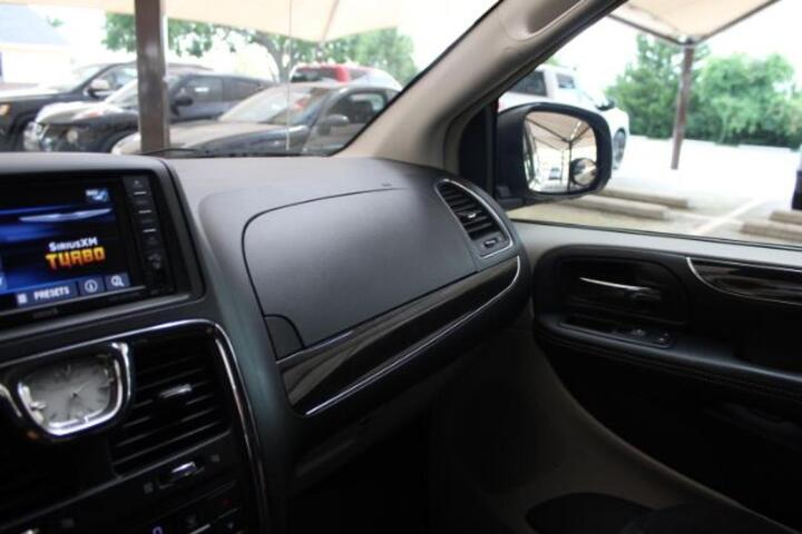 2015 Chrysler Town & Country Touring Plano TX
