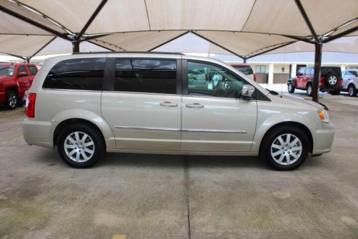 2015 Chrysler Town & Country Touring Plano TX