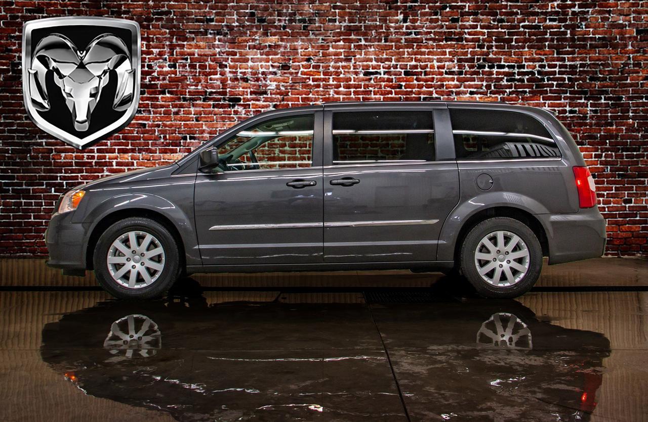 2015 Chrysler Town & Country Touring