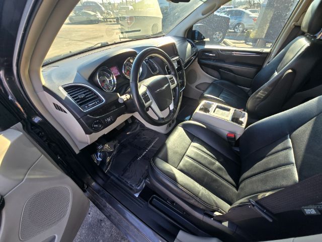 2015 Chrysler Town & Country Touring Saint Joseph MO