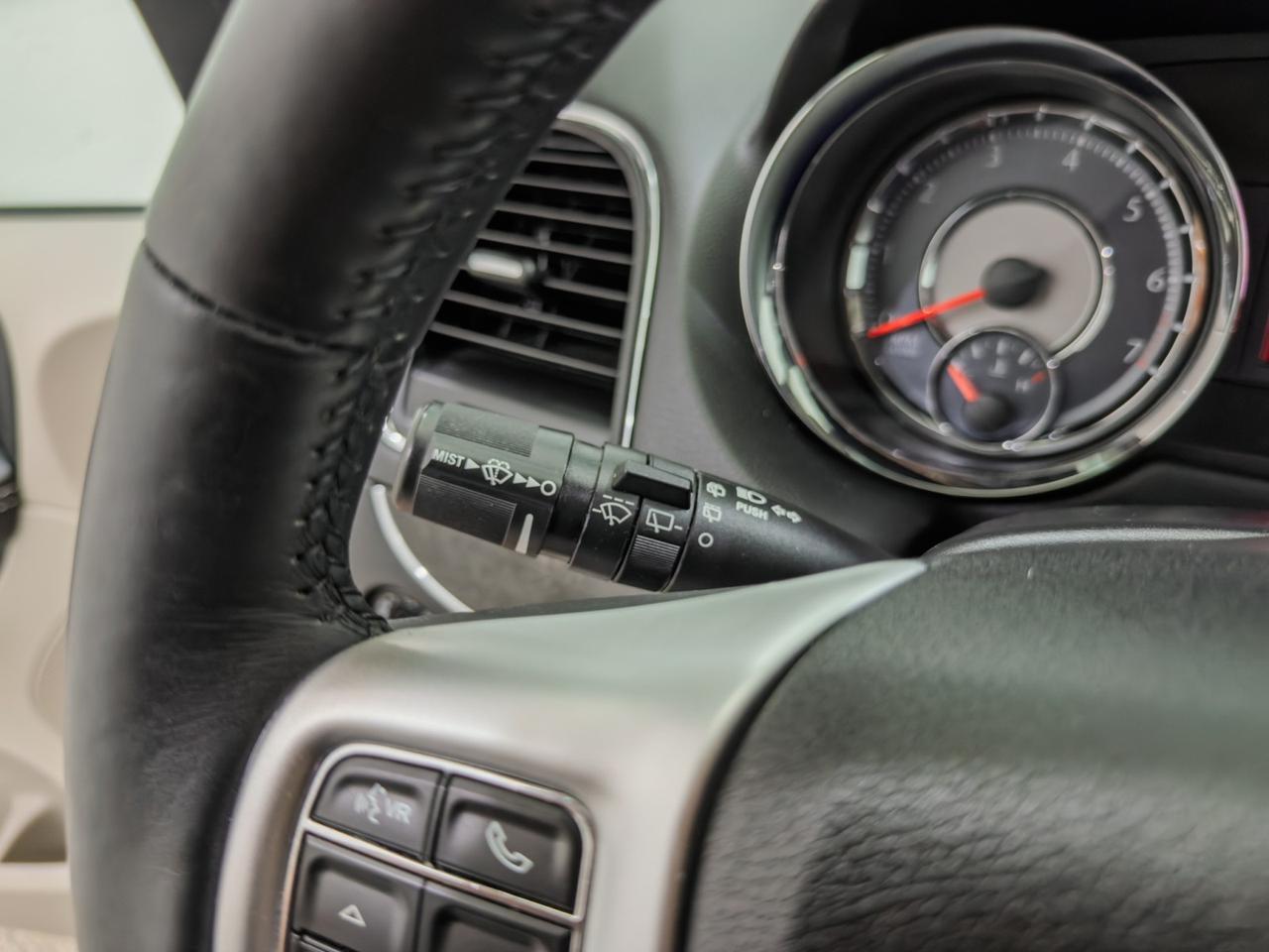 2015 Chrysler Town & Country Touring Tallmadge OH