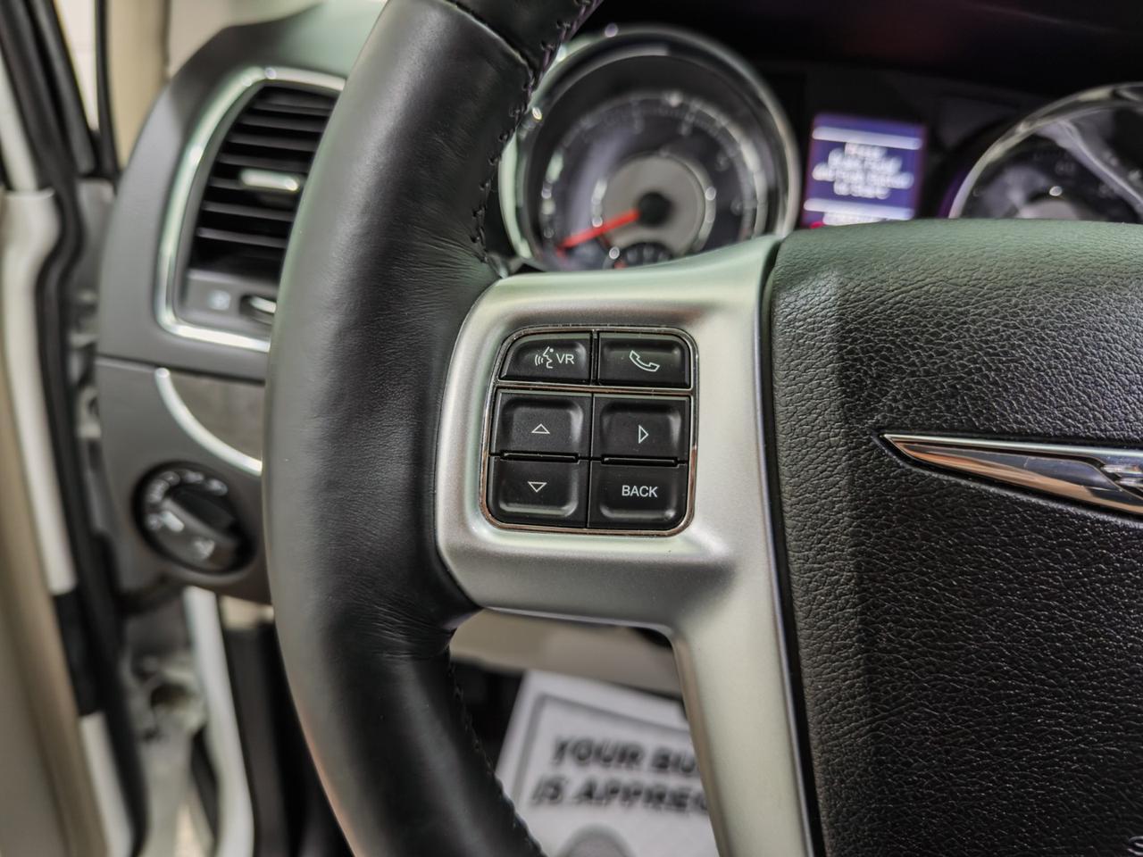 2015 Chrysler Town & Country Touring Tallmadge OH