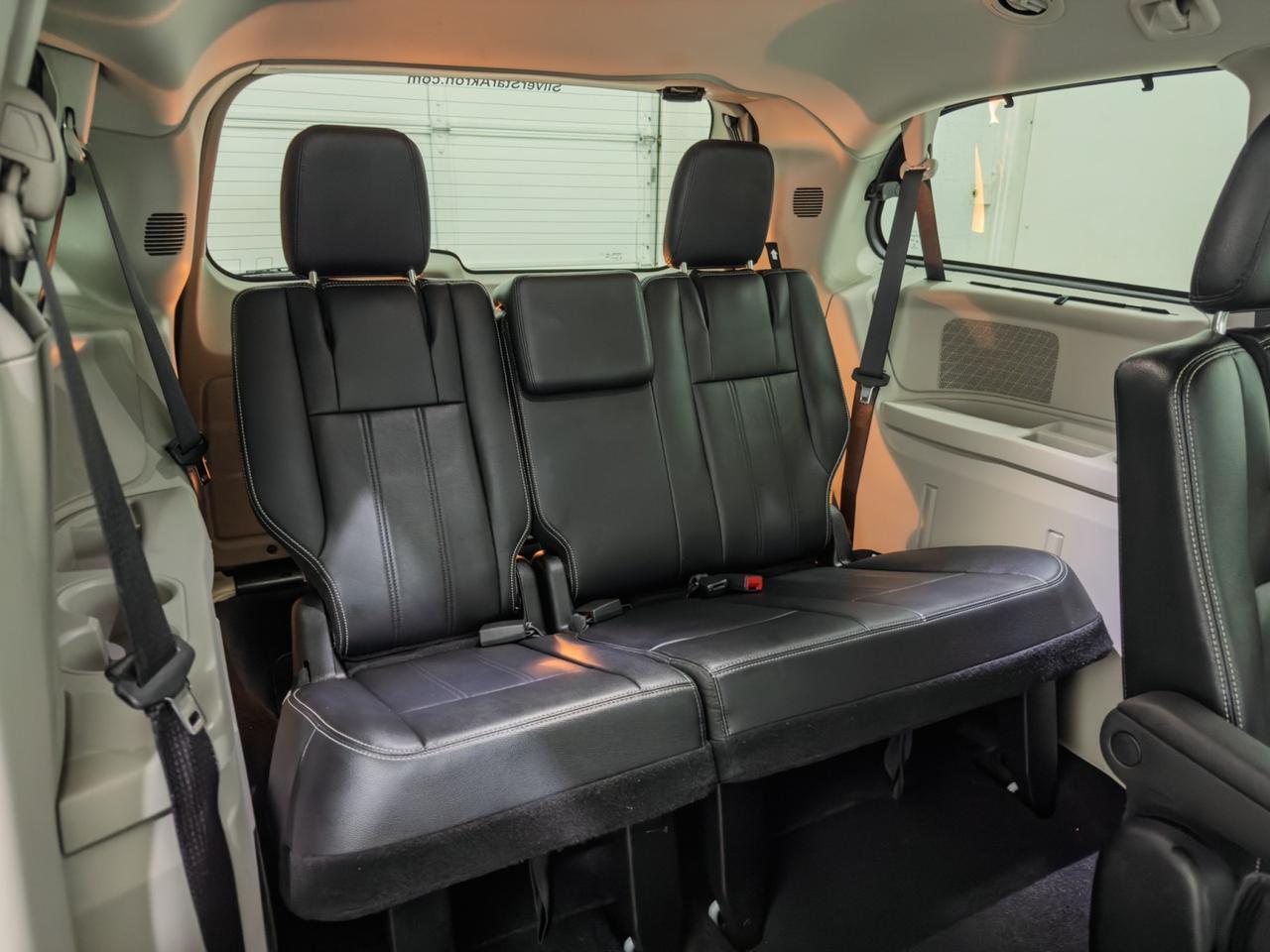 2015 Chrysler Town & Country Touring Tallmadge OH