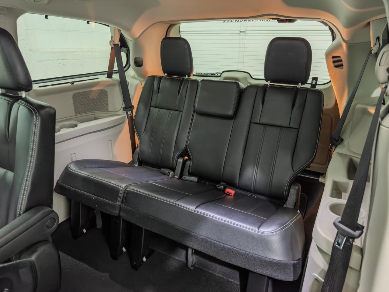 2015 Chrysler Town & Country Touring Tallmadge OH