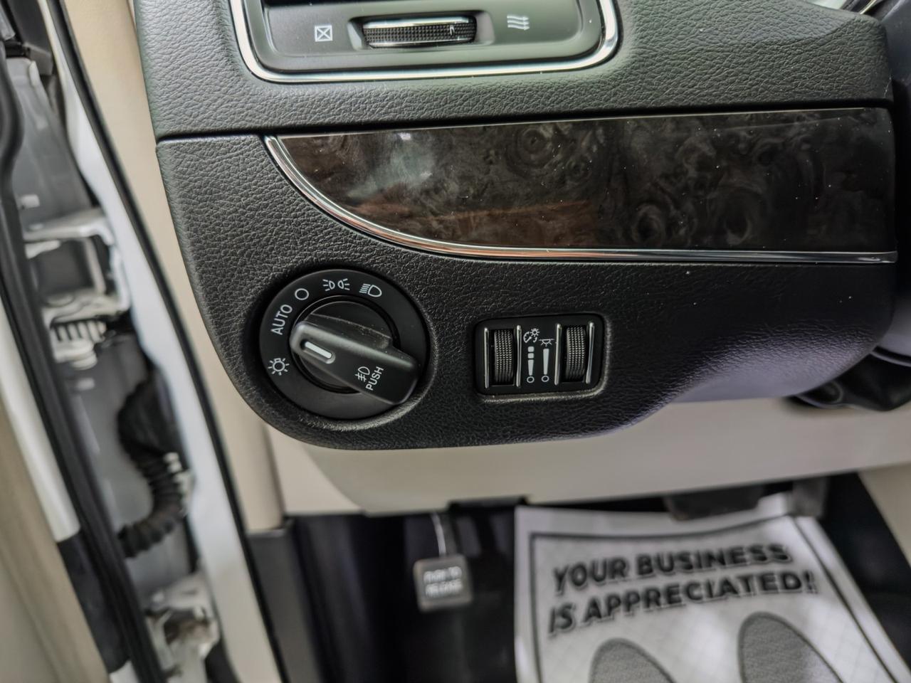 2015 Chrysler Town & Country Touring Tallmadge OH