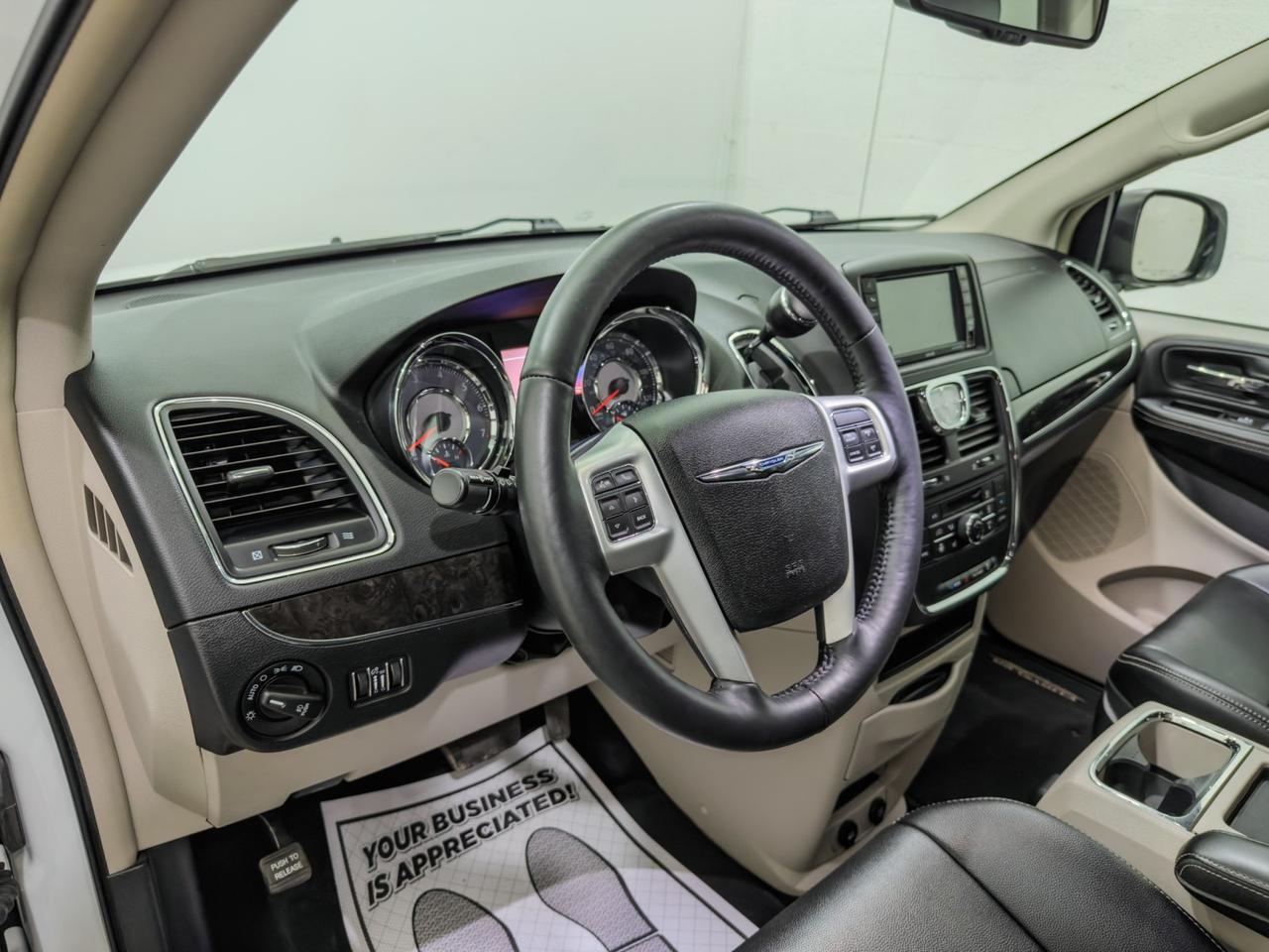 2015 Chrysler Town & Country Touring Tallmadge OH