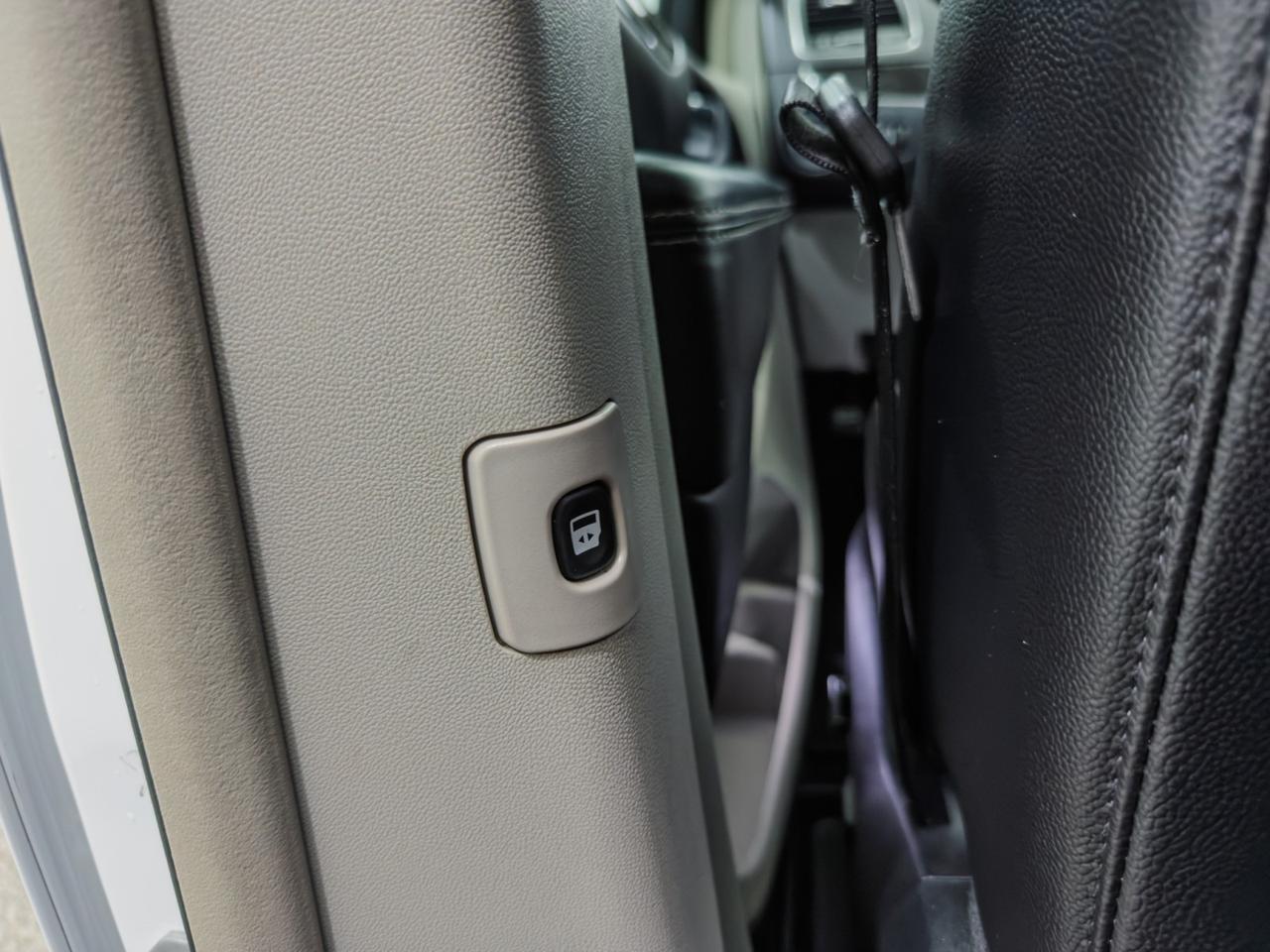 2015 Chrysler Town & Country Touring Tallmadge OH