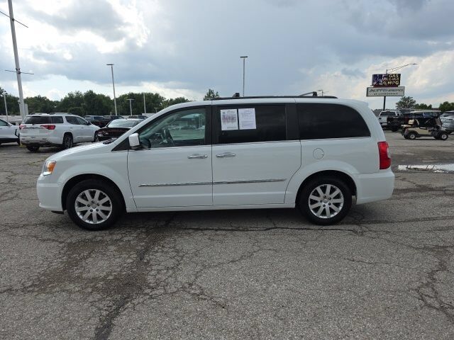 2015 Chrysler Town & Country Touring