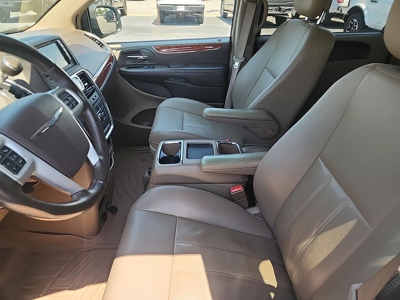 2015 Chrysler Town &amp; Country Touring Richmond VA