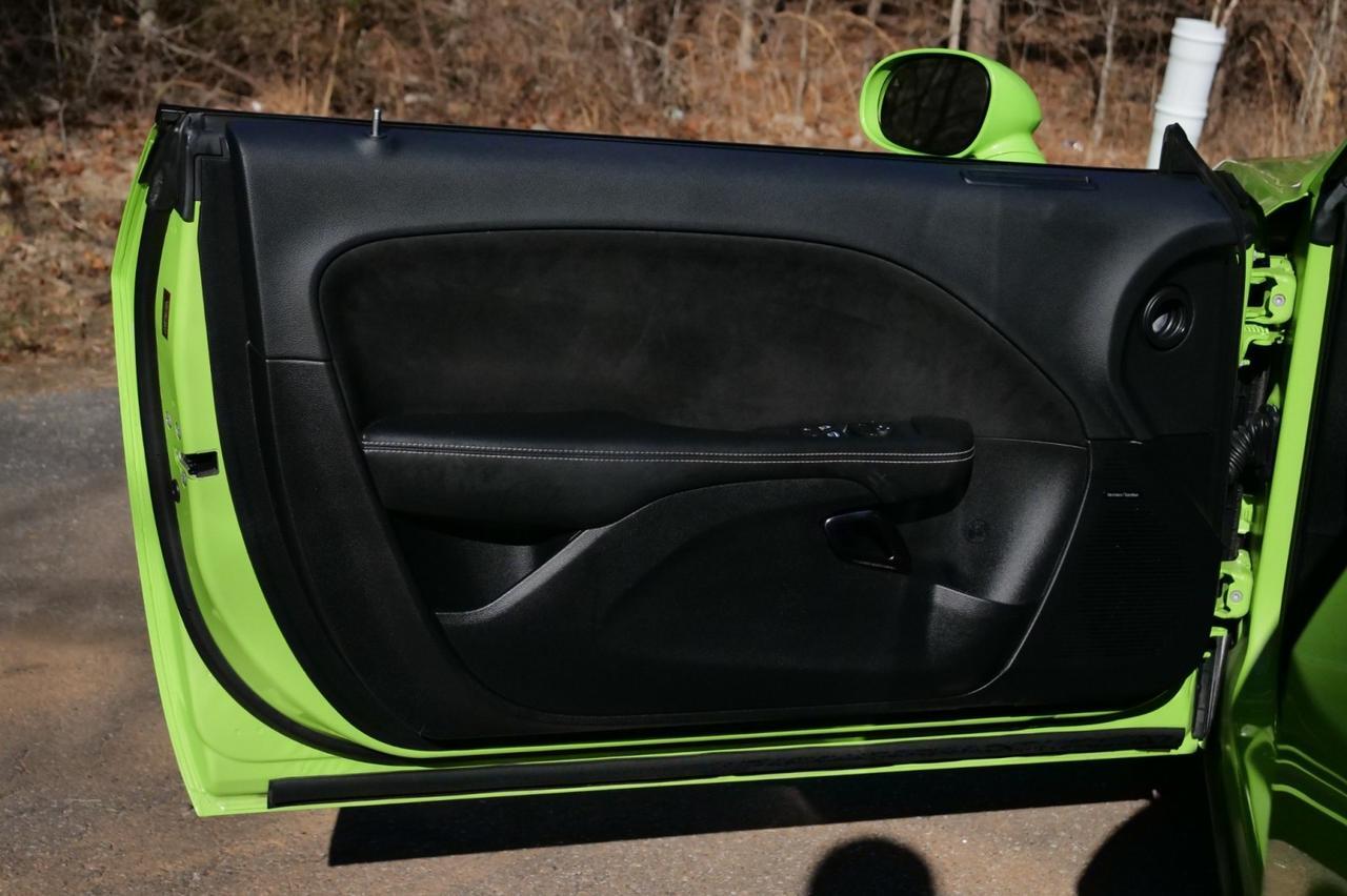 2015 Dodge Challenger SRT Hellcat / 6.2L V8 / Ventilated Seats! Lincolnton NC