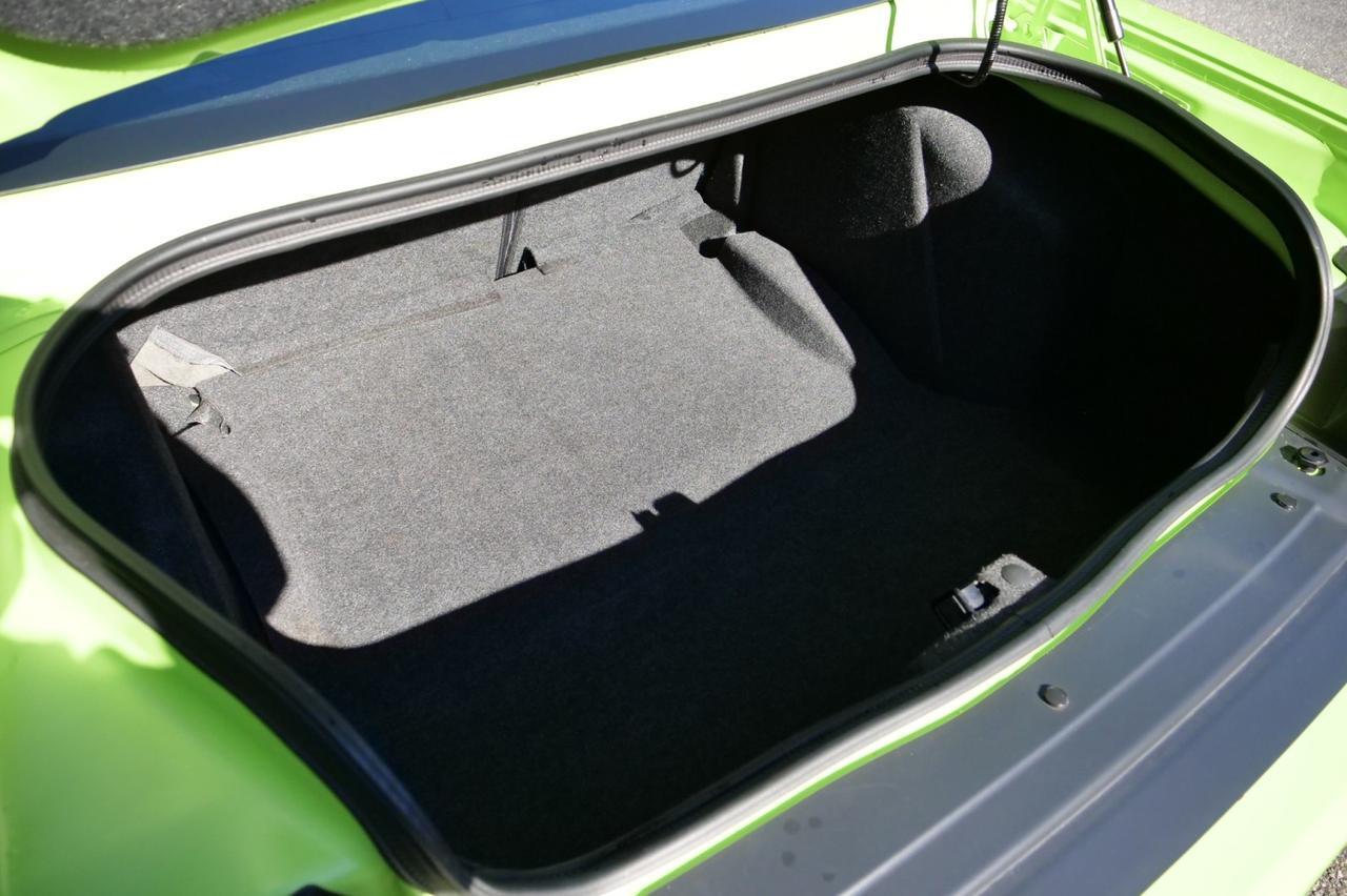 2015 Dodge Challenger SRT Hellcat / 6.2L V8 / Ventilated Seats! Lincolnton NC