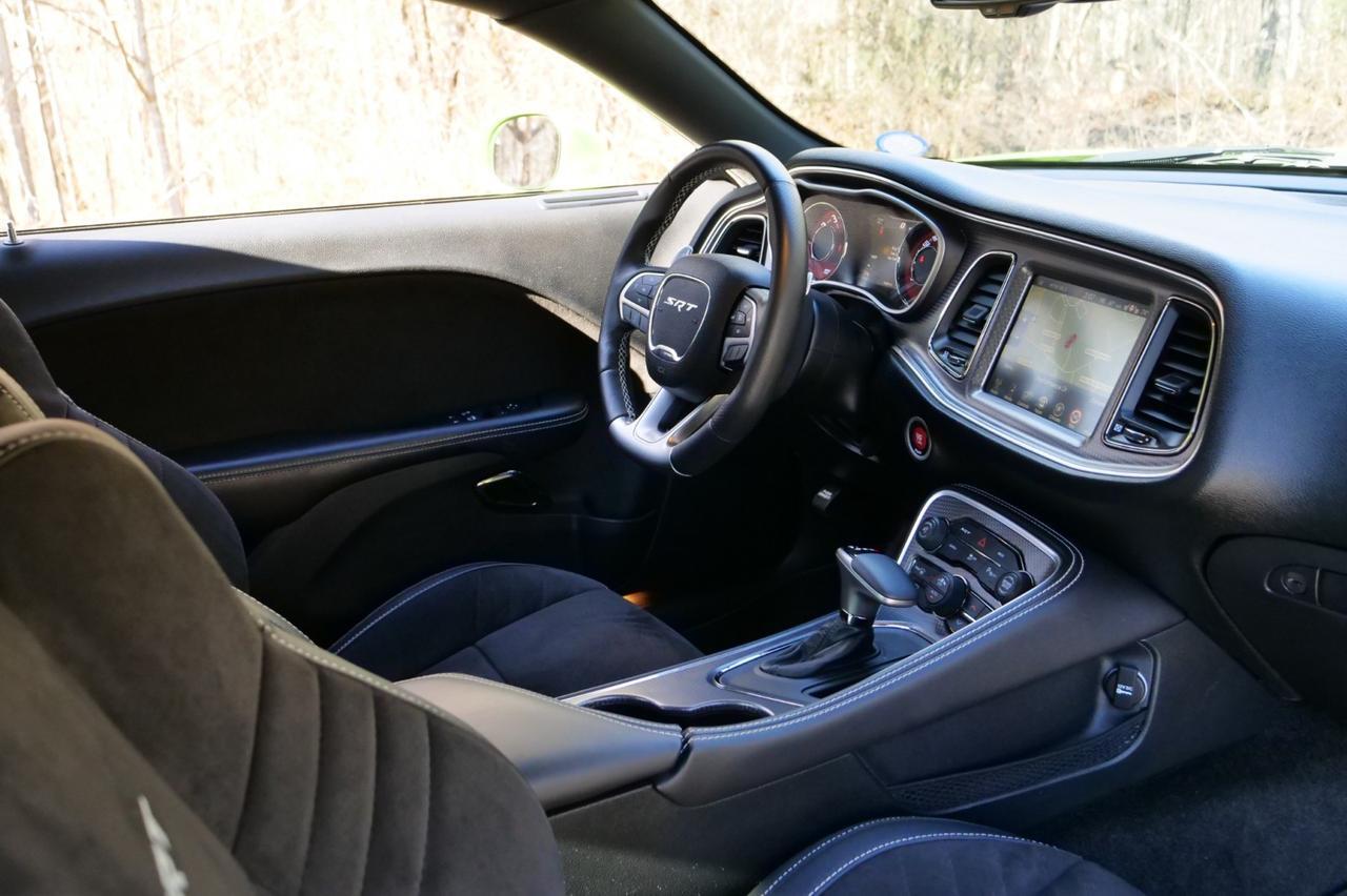 2015 Dodge Challenger SRT Hellcat / 6.2L V8 / Ventilated Seats! Lincolnton NC