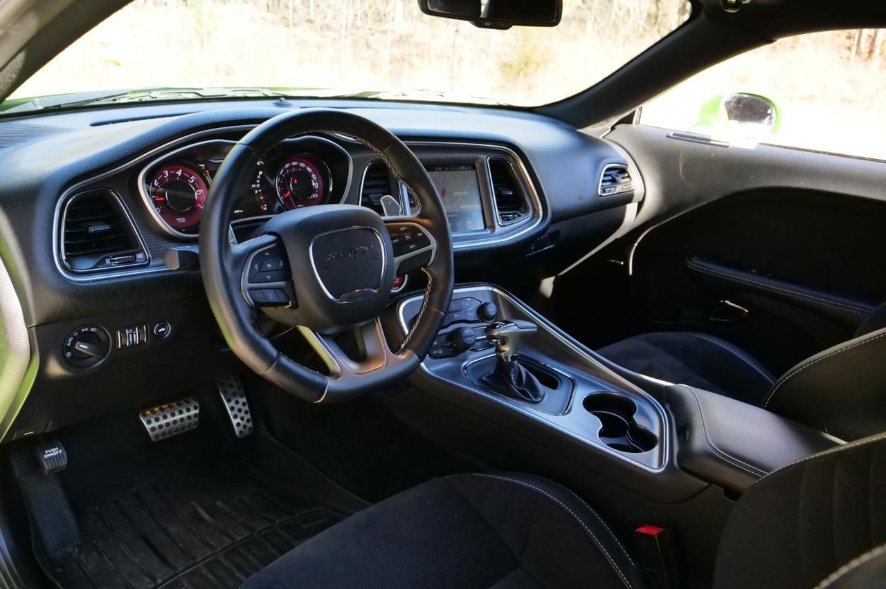 2015 Dodge Challenger SRT Hellcat / 6.2L V8 / Ventilated Seats! Lincolnton NC