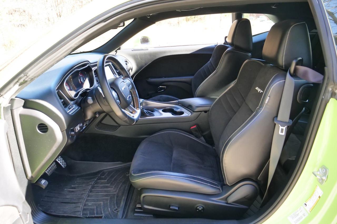 2015 Dodge Challenger SRT Hellcat / 6.2L V8 / Ventilated Seats! Lincolnton NC