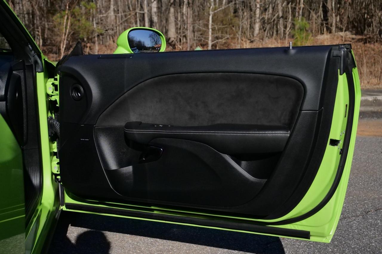 2015 Dodge Challenger SRT Hellcat / 6.2L V8 / Ventilated Seats! Lincolnton NC