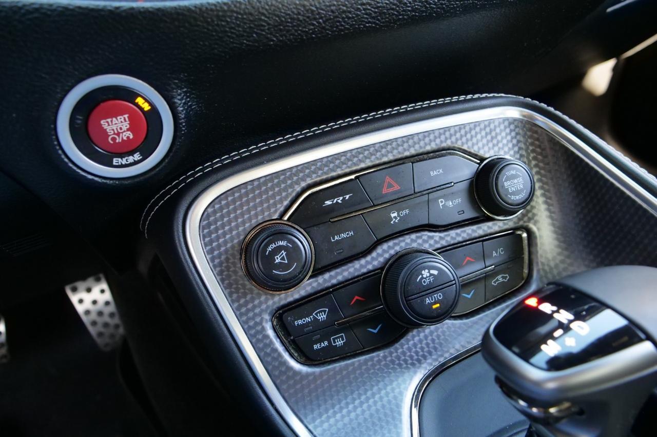 2015 Dodge Challenger SRT Hellcat / 6.2L V8 / Ventilated Seats! Lincolnton NC