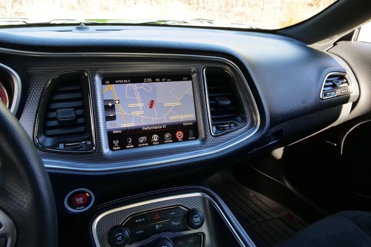 2015 Dodge Challenger SRT Hellcat / 6.2L V8 / Ventilated Seats! Lincolnton NC