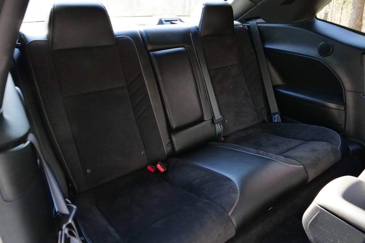 2015 Dodge Challenger SRT Hellcat / 6.2L V8 / Ventilated Seats! Lincolnton NC