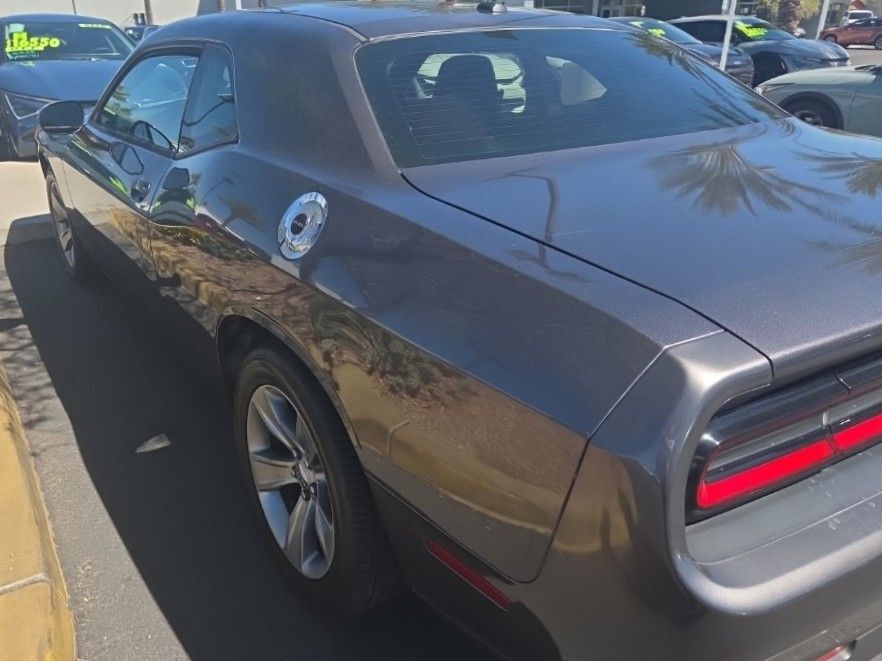 2015 Dodge Challenger SXT