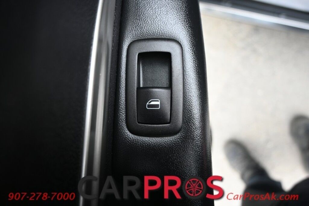 2015 Dodge Durango SXT - AWD - Popular Pkg - Keyless Entry & Push to Start - Heated Cloth Seats - Heated Steering Wheel - Back up Camera & Park Assist - 3rd Row - Seats 7 - Back Up Camera - Tow Pkg - Low Miles Anchorage AK