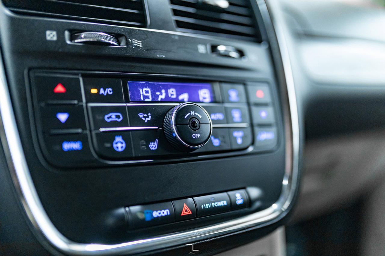 2015 Dodge Grand Caravan Crew Plus Wheelchair Conversion Leather Nav BCam Red Deer AB