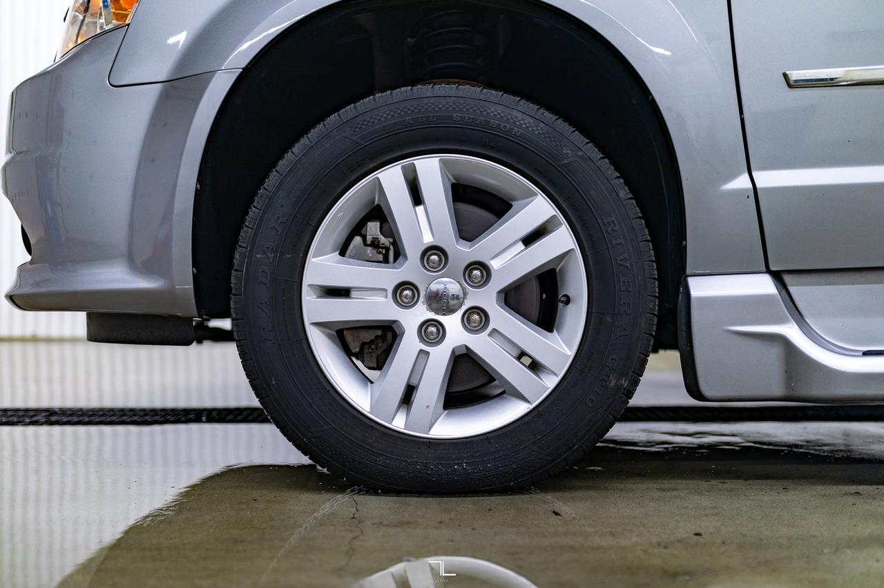 2015 Dodge Grand Caravan Crew Plus Wheelchair Conversion Leather Nav BCam Red Deer AB