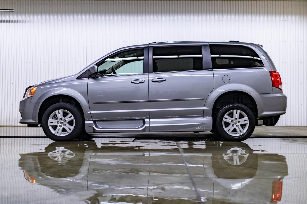 2015 Dodge Grand Caravan Crew Plus Wheelchair Conversion Leather Nav BCam Red Deer AB