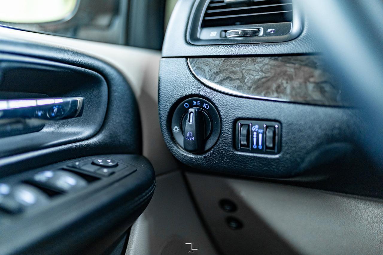 2015 Dodge Grand Caravan Crew Plus Wheelchair Conversion Leather Nav BCam Red Deer AB