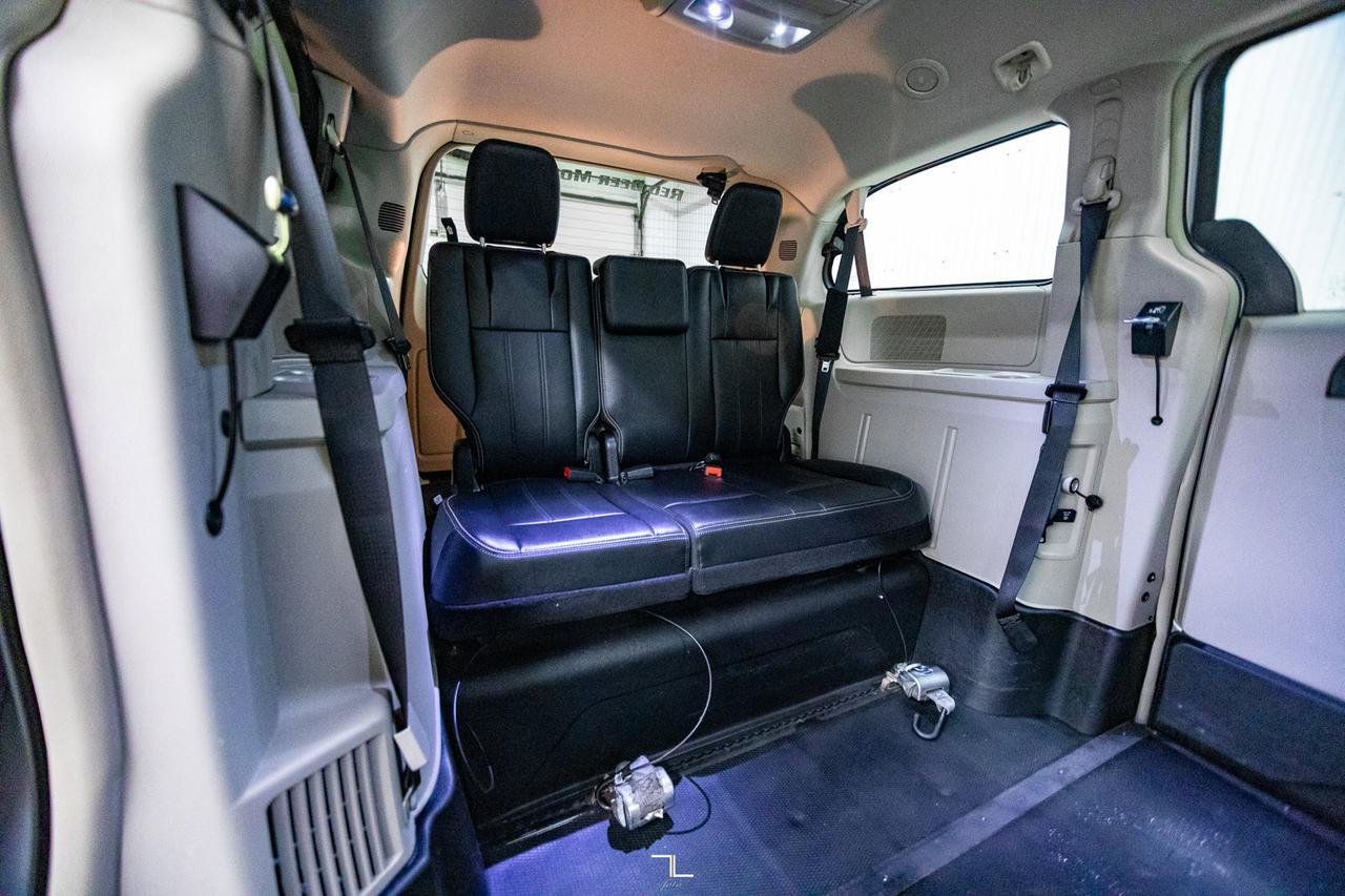 2015 Dodge Grand Caravan Crew Plus Wheelchair Conversion Leather Nav BCam Red Deer AB