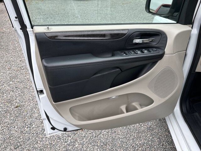 2015 Dodge Grand Caravan SE Braun Rear Load Wheelchair Van Ashland VA