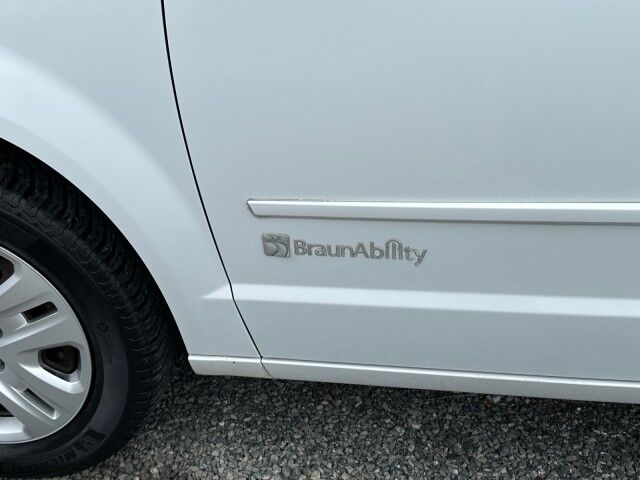 2015 Dodge Grand Caravan SE Braun Rear Load Wheelchair Van Ashland VA