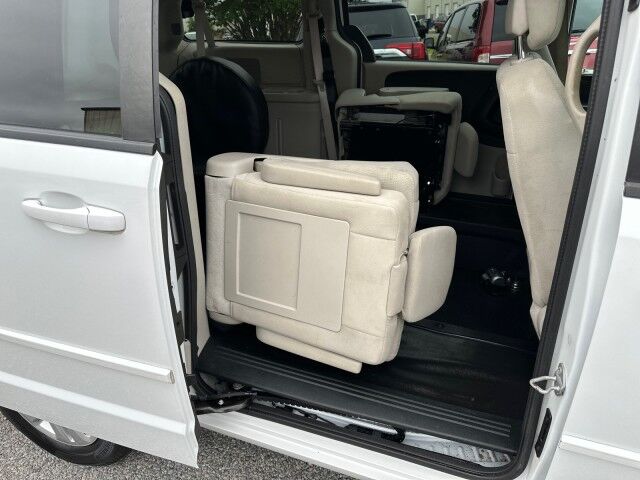 2015 Dodge Grand Caravan SE Braun Rear Load Wheelchair Van Ashland VA