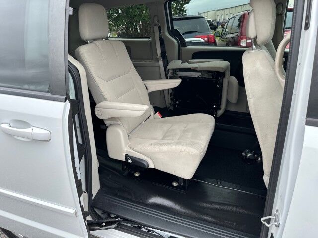 2015 Dodge Grand Caravan SE Braun Rear Load Wheelchair Van Ashland VA