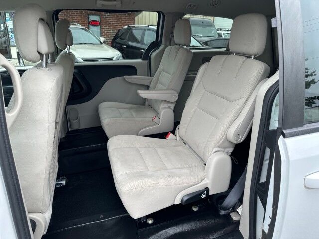 2015 Dodge Grand Caravan SE Braun Rear Load Wheelchair Van Ashland VA
