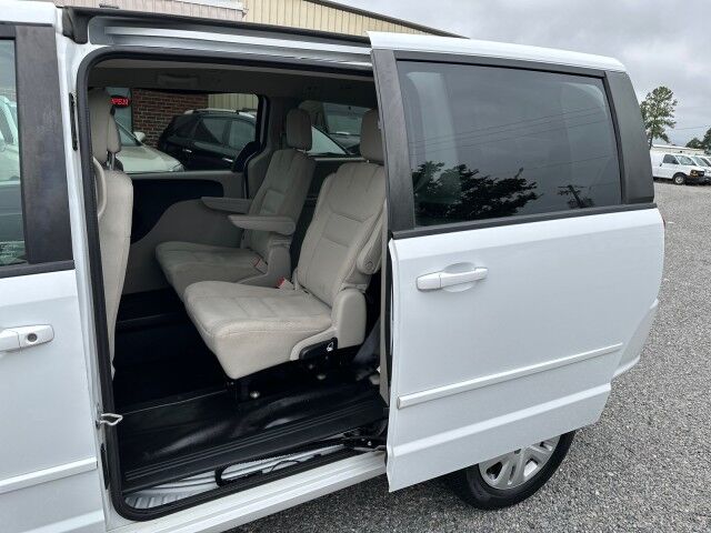 2015 Dodge Grand Caravan SE Braun Rear Load Wheelchair Van Ashland VA