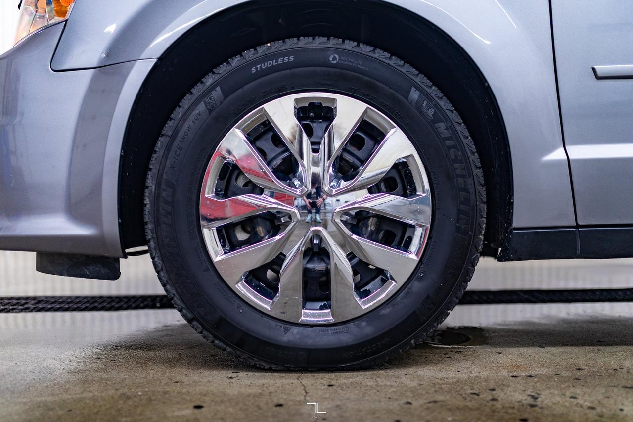 2015 Dodge Grand Caravan SXT Stow N' Go Red Deer AB