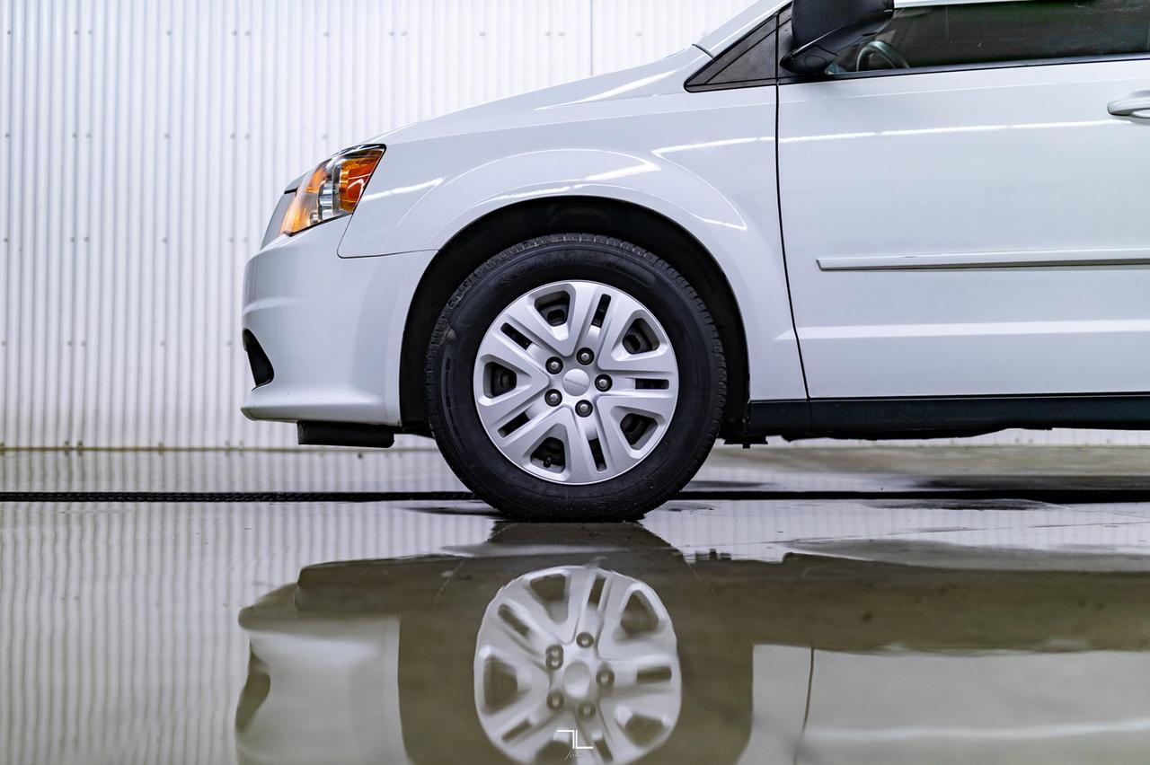 2015 Dodge Grand Caravan SXT Stow N&apos; Go Red Deer AB