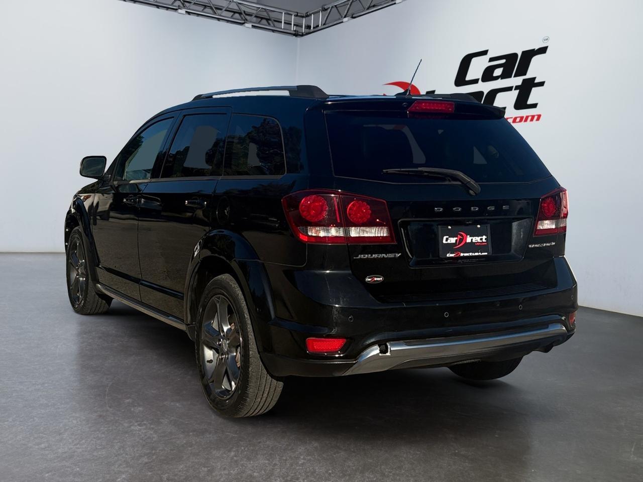 2015 Dodge Journey Crossroad, ROOF RACKS, 3RD ROW SEATING, BLUETOOTH/AUX PORT, KEYLESS ENTRY & START, POWER HEATING MIRRORS, LOW MILES, CLEAN CARFAX, TAKE ON THE JOURNEY!