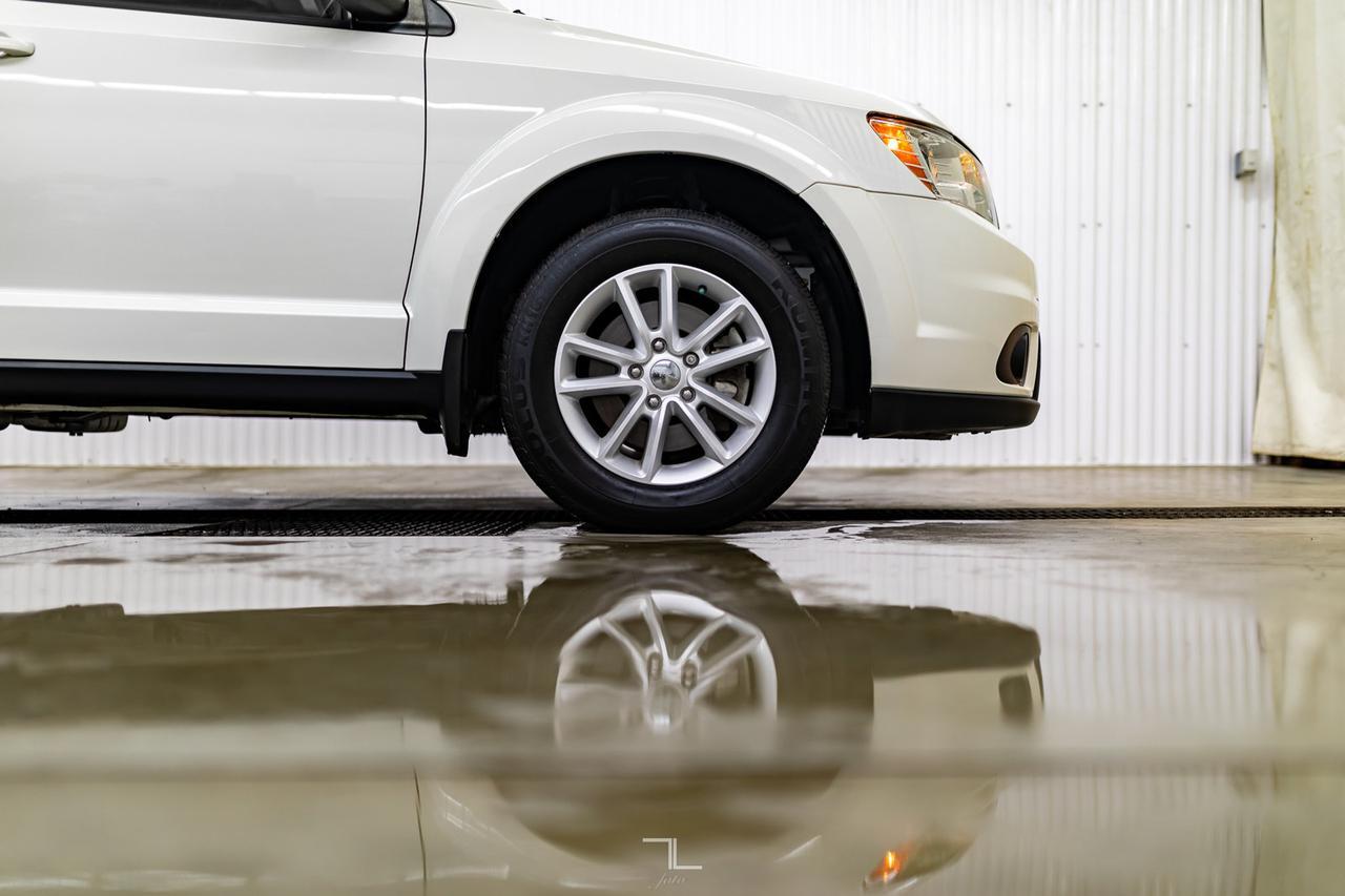 2015 Dodge Journey FWD SXT Roof Nav BCam TV Red Deer AB