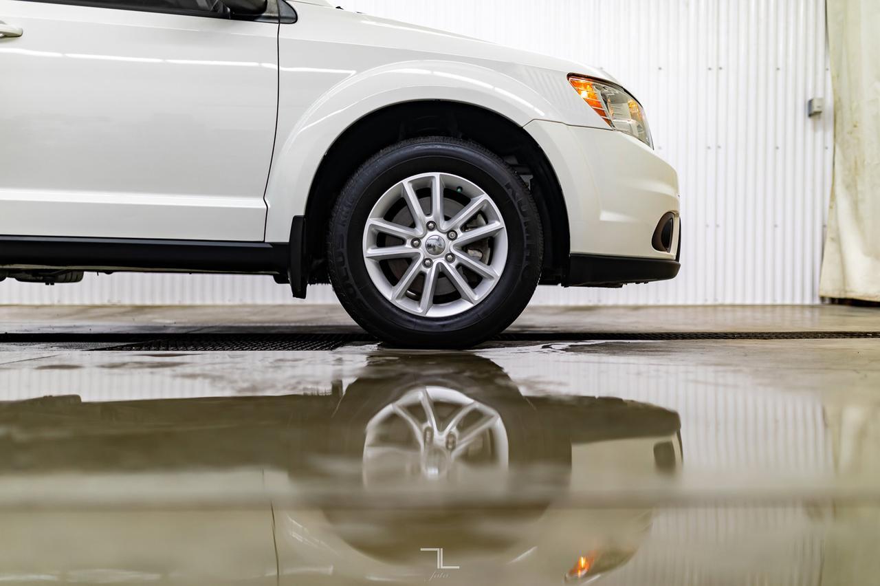 2015 Dodge Journey FWD SXT Roof Nav BCam TV Red Deer AB